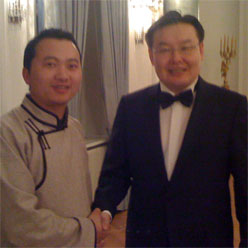 Gombojav Zandanshatar, der Minister für auswärtige Angelegenheiten und Handel der Mongolei und OTGO art, Schloss Bellevue Berlin