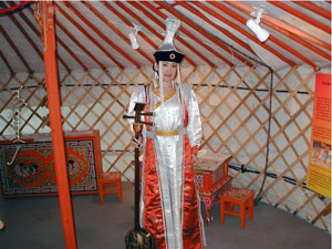 Жамбалдоржын Энхтуяа, шудрага хөгжимчин, Artist from Mongolia