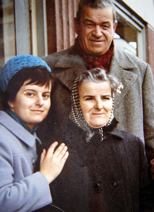 Marisa mit ihren Eltern